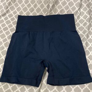 ‼️ SOLD ‼️ Athletic apparel 
Women’s size small 
Gym shorts